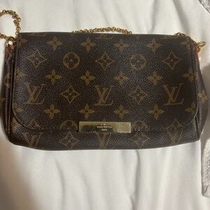 Louis Vuitton- LV Monogram Favorite